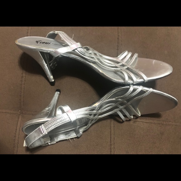 Fioni Night Silver Strappy Heels Sz 10 - Picture 4 of 5